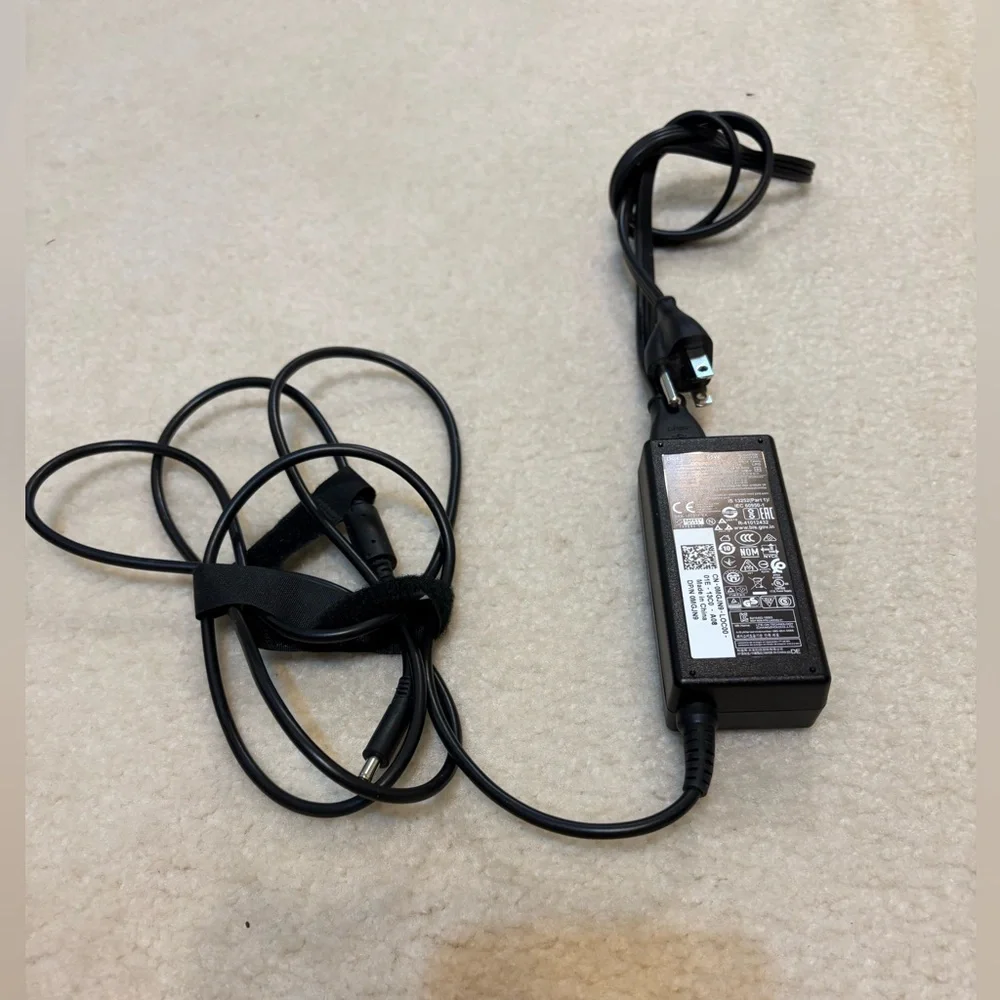 Genuine Dell 65W Laptop AC Adapter